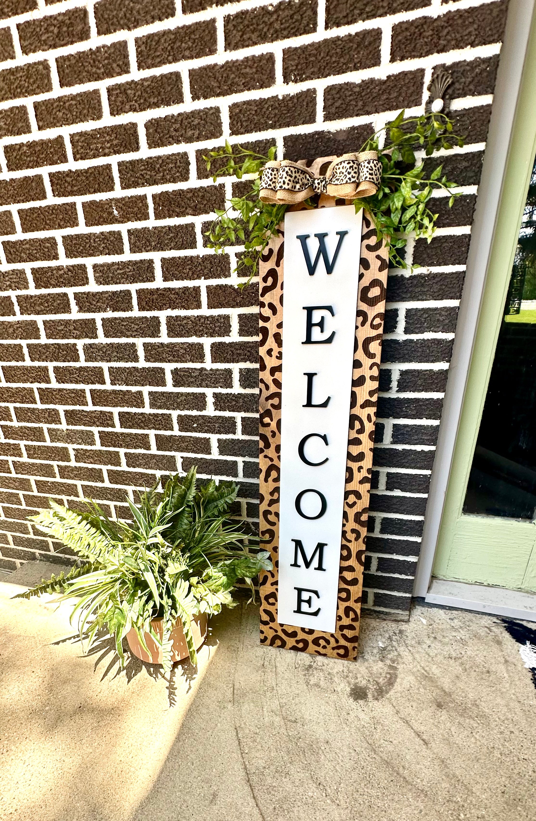 Leopard Print Welcome Porch Leaner