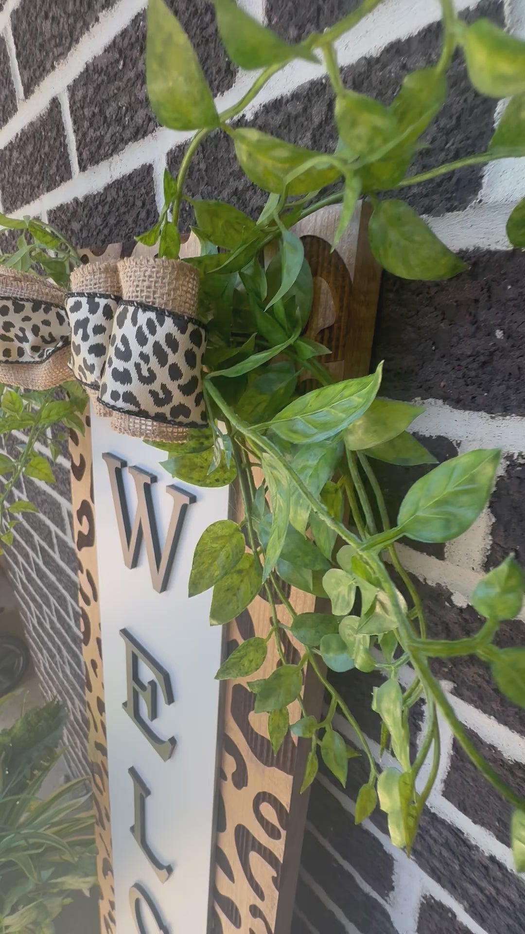 Leopard Print Welcome Porch Leaner